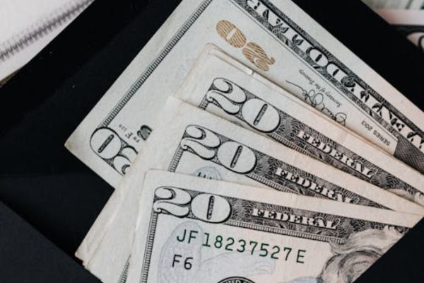 What Consistent Freelance Income Actually Means